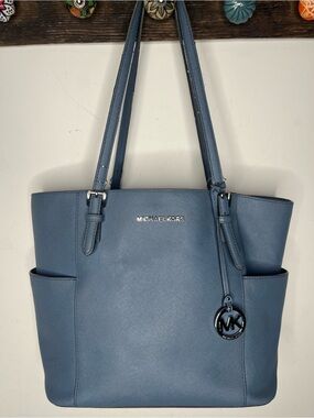 Michael Kors Jet Set Saffiano leather tote bag with silver-tone hardware.